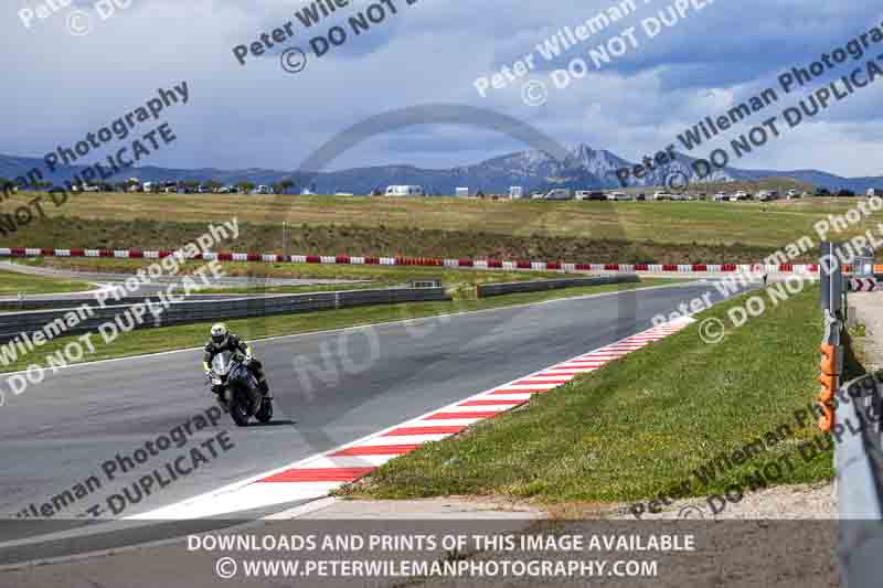 cadwell no limits trackday;cadwell park;cadwell park photographs;cadwell trackday photographs;enduro digital images;event digital images;eventdigitalimages;navarra;no limits trackdays;peter wileman photography;racing digital images;trackday digital images;trackday photos